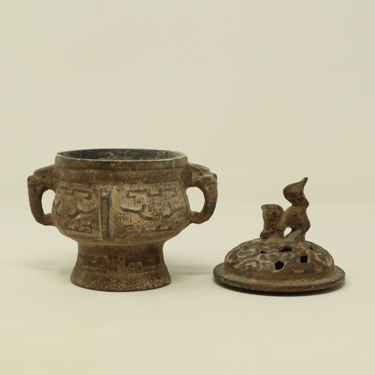 A003【香炉】 透かし獅子摘蓋 両耳 青銅 | 中国美術・茶器 花葉 A003【香炉】 透かし獅子摘蓋 両耳 青銅 | 中国美術・茶器 花葉