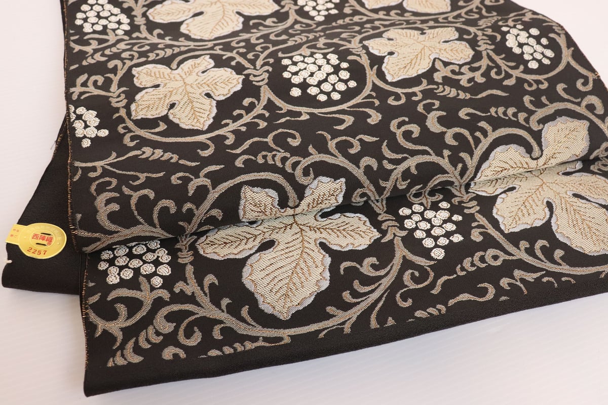 名古屋帯（織楽浅野 金泥ぶどう） | すかや呉服店