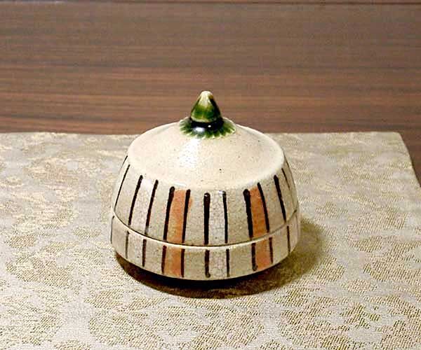 今日庵 日吉窯 加藤丈佳 作 織部 香合 無傷 共箱 保証。 | STORES