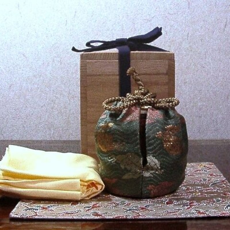 今日庵　加藤丈佳作　紅毛写　茶入　箱：太翁在印　共箱　古物。 今日庵加藤丈佳作紅毛写茶入箱：太翁在印共箱古物。