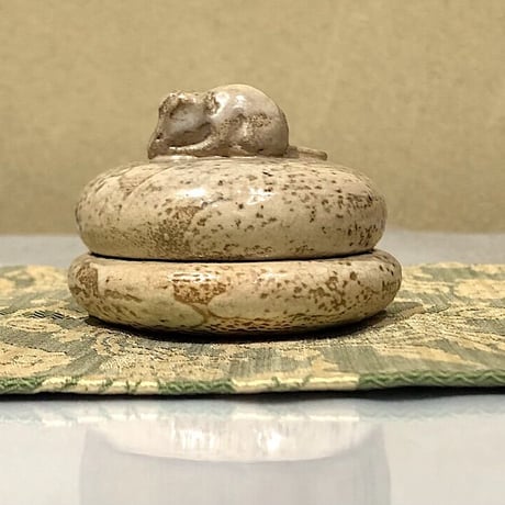 出雲焼　雲楽 作　子　香合　無傷　在銘　誂箱
