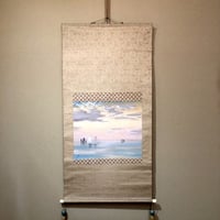 掛軸　日本画　山元春汀 筆「朝海」勅題　絹本彩色　共箱。