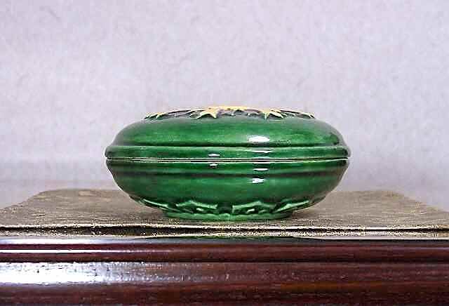 梅上尊融　御好　旭日　交趾香合　初代久世久宝作　無傷　共箱　保証。 梅上尊融 御好 旭日 交趾香合 初代久世久宝作 無傷 共箱 保証。 梅上尊