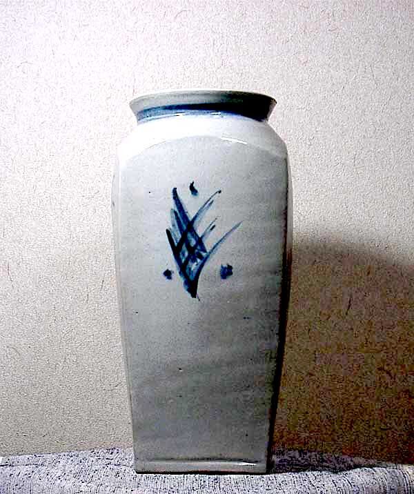 京焼・清水焼 新井謹也 作 淡青釉 文字 花瓶 無傷 共箱。 【公式通販】