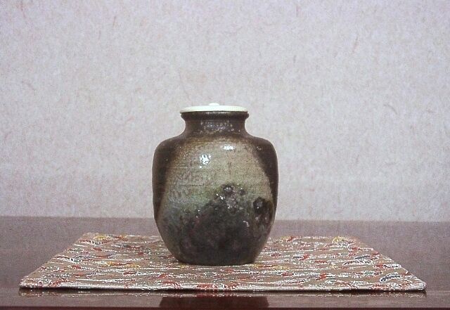 伊賀焼 小川得斎作 伊賀茶入 無傷 箱合 共仕覆 古物。 | STORES