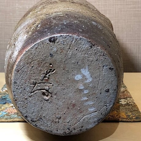 不明　作者時代不明　花瓶・壺　窯元？　傷無　箱無　保証　古物。