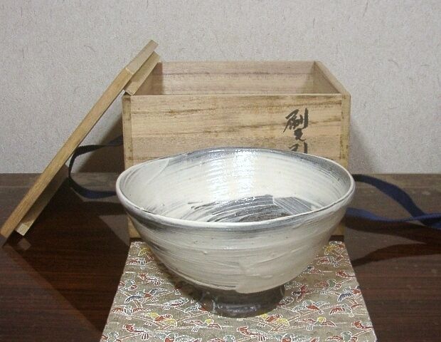 粉引平水指小川哲男氏作共箱入