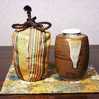 伊賀焼　作者不明　茶入写　共蓋　花押　在銘　無傷　箱無。 京焼・清水焼 建仁寺 四代 竹田黙雷管長 御筆「西江水」花押