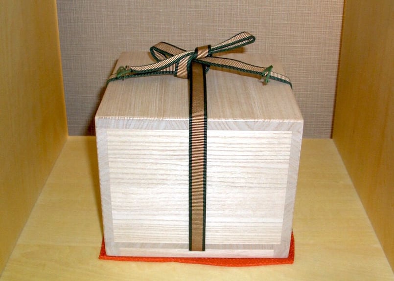 楽焼　小川長楽 作　黙雷老師直筆　西江水　在銘印　茶碗　無傷　保証　箱合。 楽焼 小川長楽 作 黙雷老師直筆 西江水 在銘印 茶碗 無傷 保証 箱