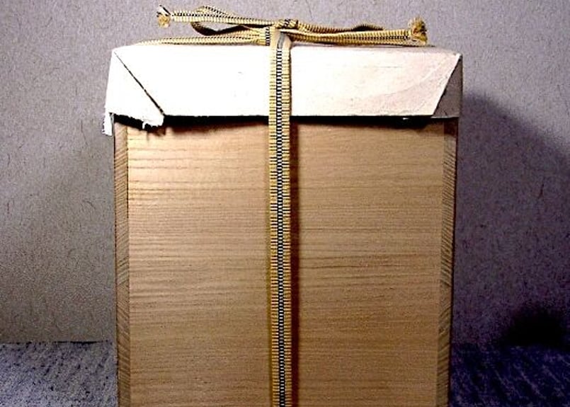 神奈川県林敏夫 作白磁壺共箱無傷保証。