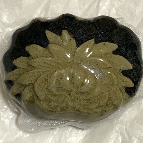 瀬戸窯　今泉源内作　東雲在銘　菊華　香合　無傷　古物。