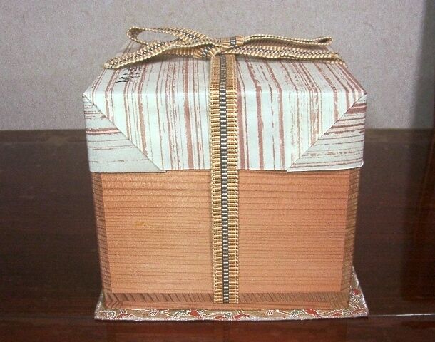 京焼・清水焼　手塚大示窯作　御題金蘭手　大福茶碗　共箱　古物。 京焼・清水焼 手塚大示窯作 御題金蘭手 大福茶碗 共箱 古物