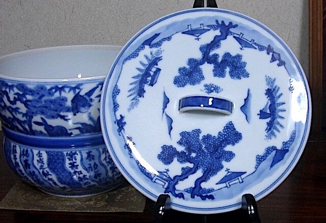 京焼・清水焼　大丸北峰（初代）作　祥瑞手 水指No2　青華松竹梅図　無傷　共箱。 京焼・清水焼 大丸北峰（初代）作 祥瑞手 水指No2 青華松竹梅図