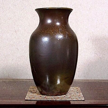 備前焼　人間国宝　山本陶秀作　花入　無傷　共箱　保証。