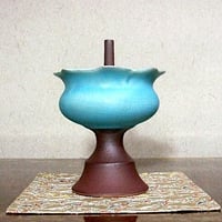 青磁　香炉　作家物　茶道具　松竹梅　雄鶏雌鳥彫刻三つ足香炉　表千家　裏千家 青磁香炉作家物茶道具松竹梅雄鶏雌鳥彫刻三つ足香炉表千家裏千家
