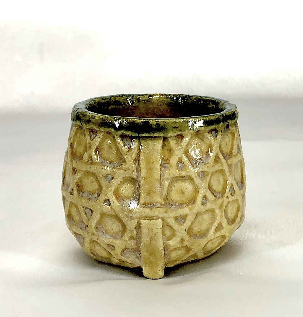 表千家14代目家元 而妙斎・千宗左 画賛 加藤芳右衛門作茶碗 瀬戸焼 表千家十四代而妙斎宗匠 作 銘：鶏篭 蓋置 花押 共箱 加藤芳右