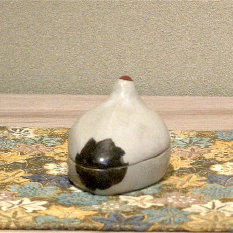 善光寺焼　東野窯　大森光彦作　鶴香合　共箱　古物。