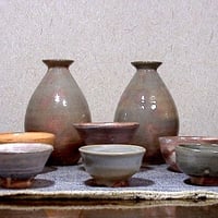 萩焼　坂倉新兵衛（十四代）作　萩酒器　無傷　共箱　保証。