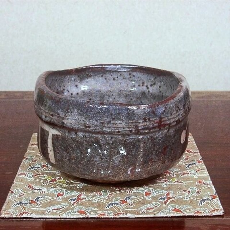 八幡焼　平緑釉　茶碗　無傷　古物　箱無。 八幡焼 平緑釉 茶碗 無傷 古物 箱無。 - メルカリ