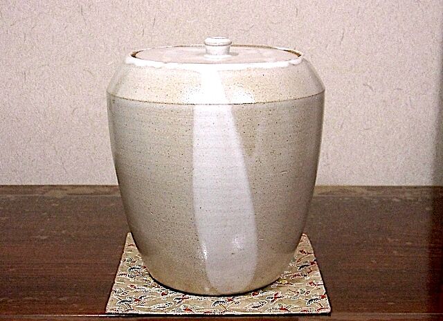 清山窯金子 清 作藁灰釉水指無傷共箱保証。