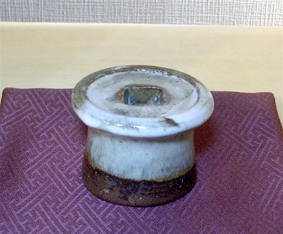 楽山窯　清水楽山作（初代）古唐津写　在銘　無傷　合箱　古物。 楽山窯 清水楽山作（初代）古唐津写 在銘 無傷 合箱 古物。 工芸品