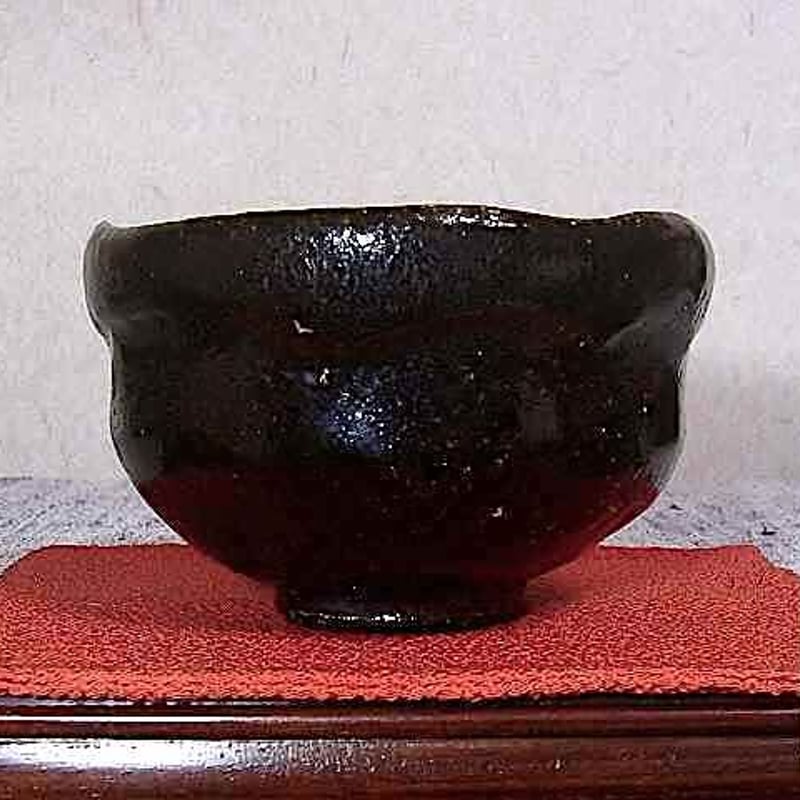 八事窯 一休庵 中村道年作(初代) 黒楽写 茶碗 無傷 共布箱 八事窯 一休庵 中村道年作(初代) 黒楽写 茶碗 無傷 共布箱