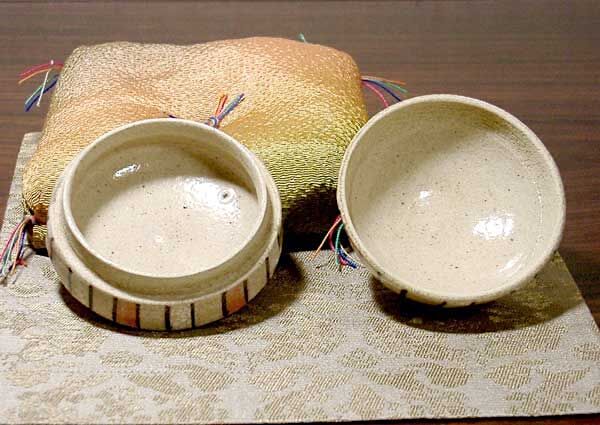 Ｗ６７５　茶碗　『赤絵　茶碗』『日吉窯　加藤丈佳 作』　共箱　抹茶碗　茶道具 今日庵 日吉窯 加藤丈佳 作 織部 香合 無傷 共箱 保証。 | STORES