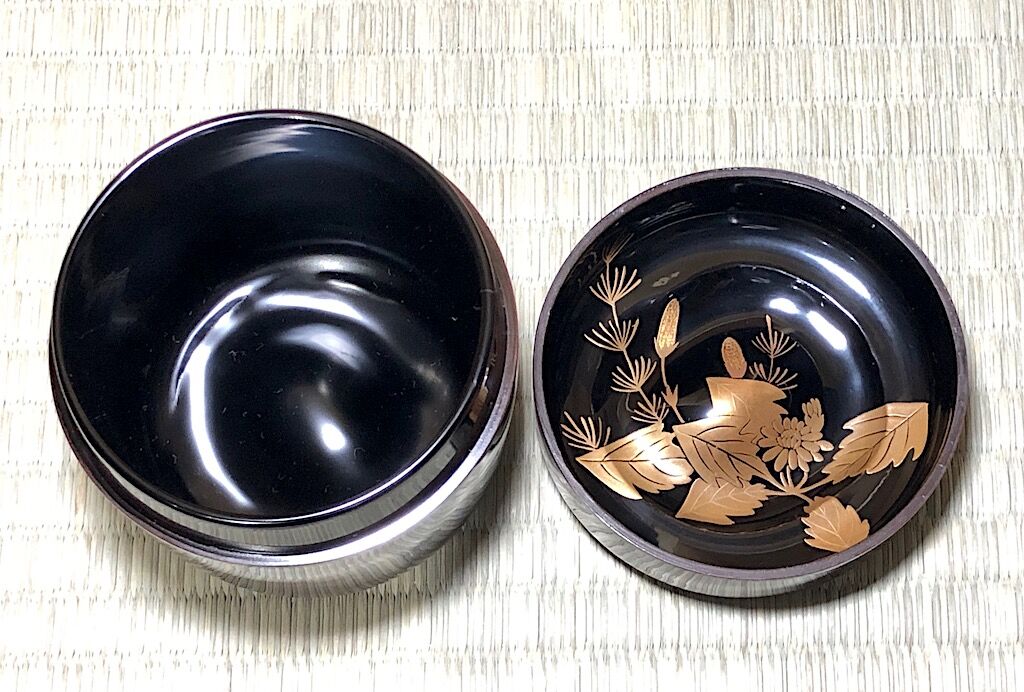 漆工 鈴木光入 作 春草蒔絵 竹棗 共箱 無傷。 | STORESショップARIKA