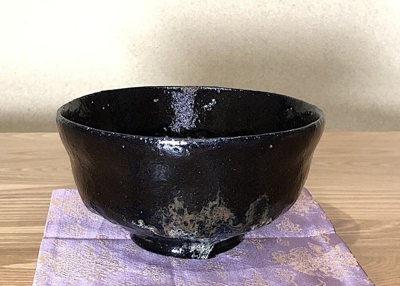 AG57 梅山窯 香野壮明 中村梅山 黒茶碗 共箱 作歴付 未使用 美品 AG57 梅山窯 香野壮明 中村梅山 黒茶碗 共箱 作歴付 未使用 美品