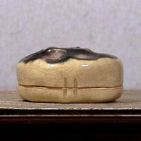 三井大磯　古余呂技窯　川瀬順一（竹春）作　交趾　歓冬花　香合　無傷　共箱　保証。 三井大磯 古余呂技窯 川瀬順一（二代竹春）作 交趾 歓冬花 香合 無傷