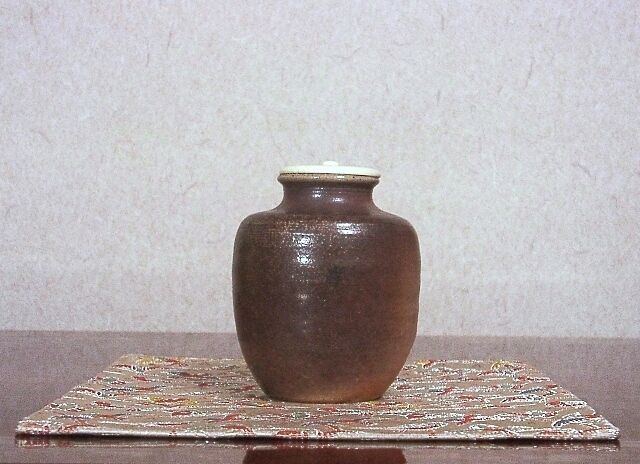 栗山園オンライン通販部 伊賀焼　作者不明　茶入写　共蓋　花押　在銘　無傷　箱無。 / 加藤弥右衛門 美濃伊賀茶入 【出物】 工芸品