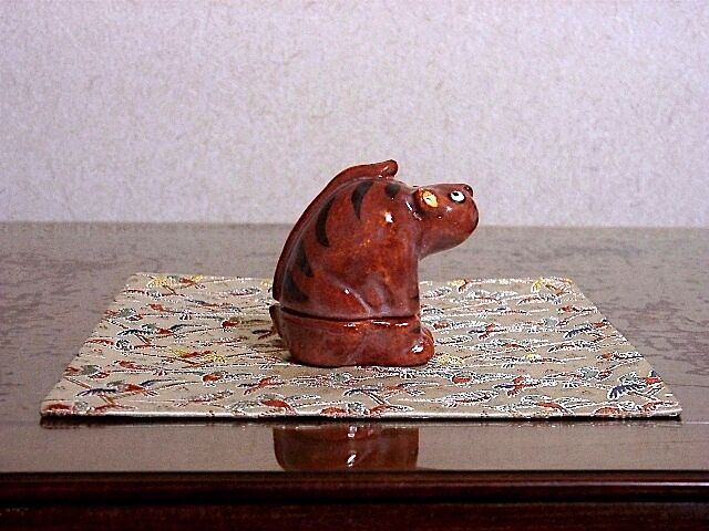 楽焼 佐々木松楽（三代）作 干支寅 香合 共箱 無傷 保証。 | STORES