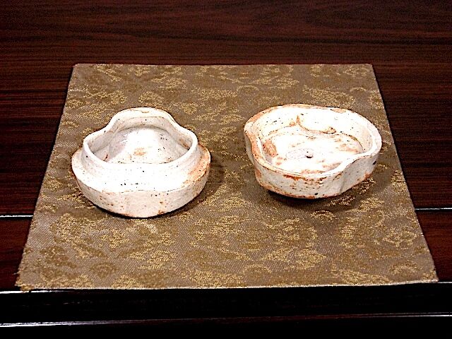 志野ハジキ香合　野田東山　共箱　M614 志野ハジキ香合野田東山共箱M614