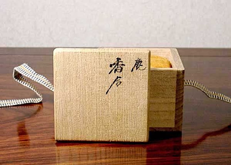 山梨 硃令の窯 三浦硃鈴 作 鹿 香合 無傷 共箱 保証。 | STORES