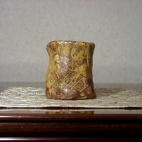 大樋焼　九代 大樋勘兵衛作　蓋置　無傷　共箱　古物。 大樋焼 九代 大樋勘兵衛作 蓋置 無傷 共箱 古物。 | STORES