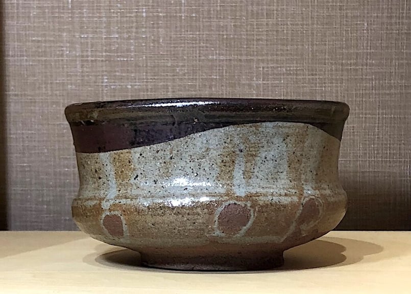 唐津焼の名工!。上位作!【田中佐次郎】斑唐津茶碗(共箱、共布 唐津焼の名工!。上位作!【田中佐次郎】斑唐津茶碗(共箱、共布