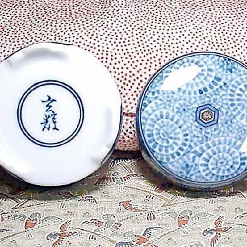有田焼 村上玄輝 作 亀甲唐草文 香合 共箱 無傷 保証。 | STORES 有田焼 村上玄輝 作 亀甲唐草文 香合 共箱 無傷 保証。 | STORES