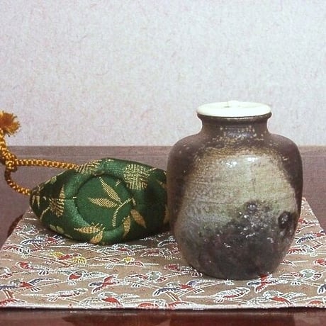 伊賀焼　小川得斎作　伊賀茶入　無傷　箱合　共仕覆　古物。