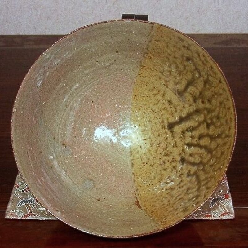 三重県 伊藤圭作 片身替 伊羅保 茶碗 無傷 共箱 古物。 | STORES 三重県 伊藤圭作 片身替 伊羅保 茶碗 無傷 共箱 古物。 | STORES