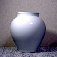 神奈川県　林　敏夫 作　白磁壺　共箱　無傷　保証。