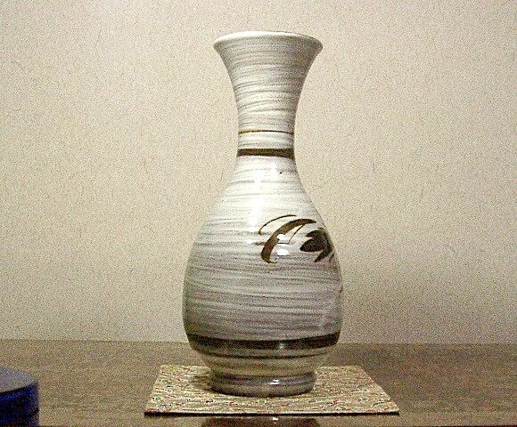 京焼　清水焼　八木一艸作　均窯　花壺　共箱　C　6283C 京焼・清水焼 八木一艸 作 刷毛目 草華紋 花瓶 無傷 共箱 保証