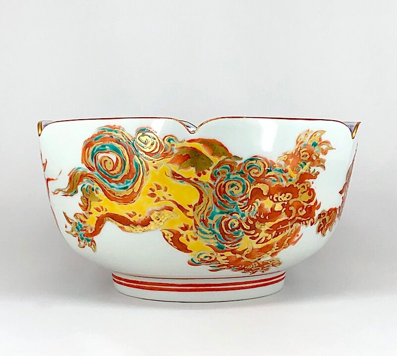 京焼・清水焼 初代村田陶苑作 染付色絵獅子六角鉢 1963年作。24.6