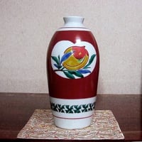 九谷焼　北出星光作　壺：色絵瑞果文壺　共箱　古物。