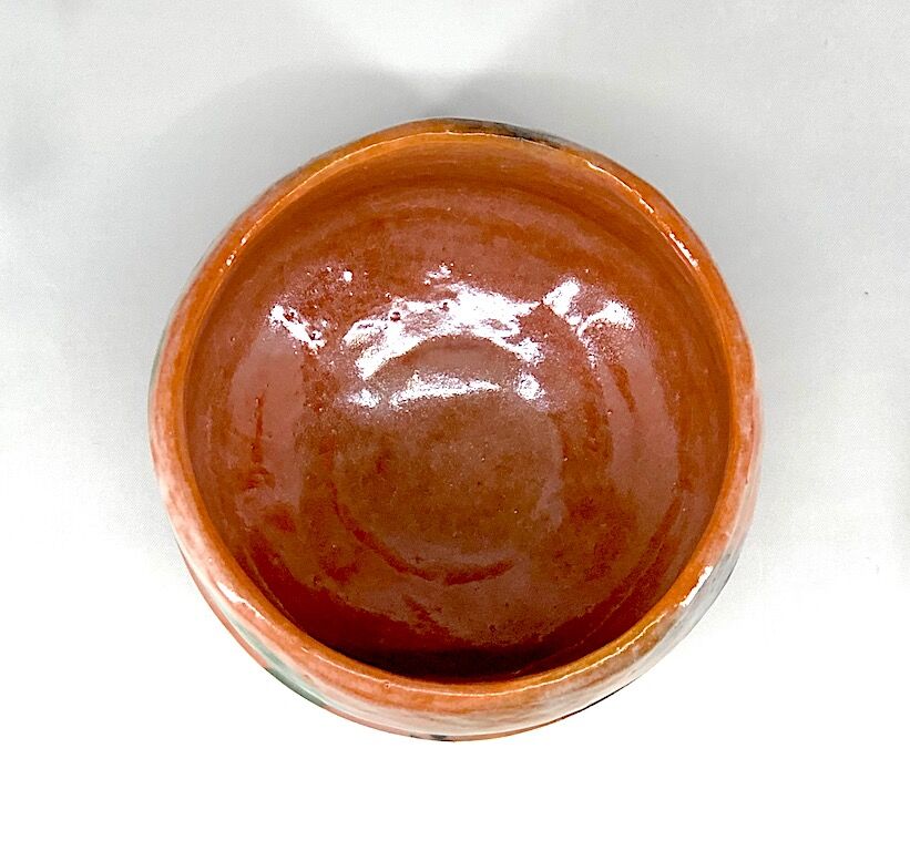 楽焼　西出窯　徳力富吉郎 作　瓢箪画　赤楽　茶碗　無傷　在銘　合箱。 楽焼 西出窯 徳力富吉郎 作 瓢箪画 赤楽 茶碗 無傷 在銘 誂箱