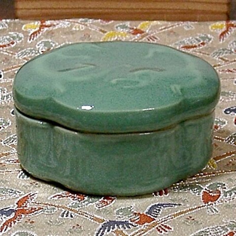 京焼・清水焼 大丸北峰（二代）作 双龍 青磁香合 無傷 共箱 保証