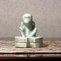 三井大磯 古余呂技窯 川瀬順一（二代竹春）作 交趾 歓冬花 香合 無傷