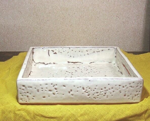 三輪栄造　萩皿　未使用　共箱 萩焼 三輪栄造 作 萩角皿 共箱 古物。 | STORESショップARIKA