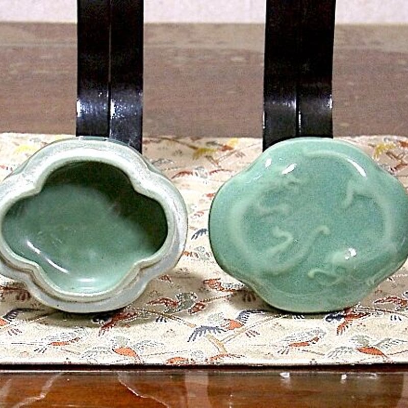 京焼・清水焼 大丸北峰（二代）作 双龍 青磁香合 無傷 共箱 保証