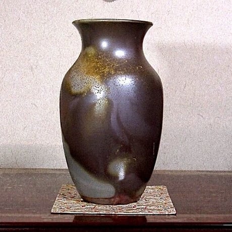 備前焼　人間国宝　山本陶秀作　花入　無傷　共箱　保証。