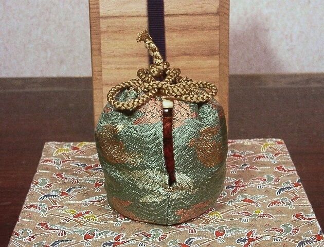 伊賀焼　作者不明　茶入写　共蓋　花押　在銘　無傷　箱無。 伊賀焼 作者不明 茶入 共蓋 花押 在銘 無傷 誂箱 保証。